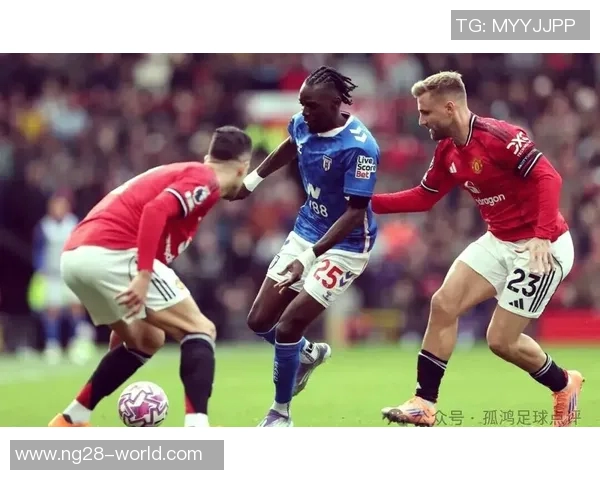 英超焦点战曼联逆转利物浦红牌争议引发热议与转会传闻 英超焦点战曼联逆转利物浦红牌争议引发热议与转会传闻