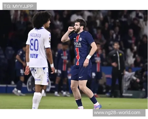 西甲激战：多特蒙德与巴黎圣日耳曼战成平局帽子戏法引爆全场激情