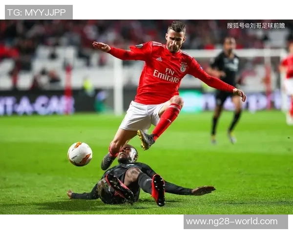 欧冠经典对决：那不勒斯顽强逼平拜仁神扑成焦点引发热议