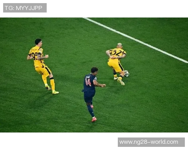 友谊赛精彩回顾巴黎圣日耳曼轻取AC米兰乌龙球成焦点